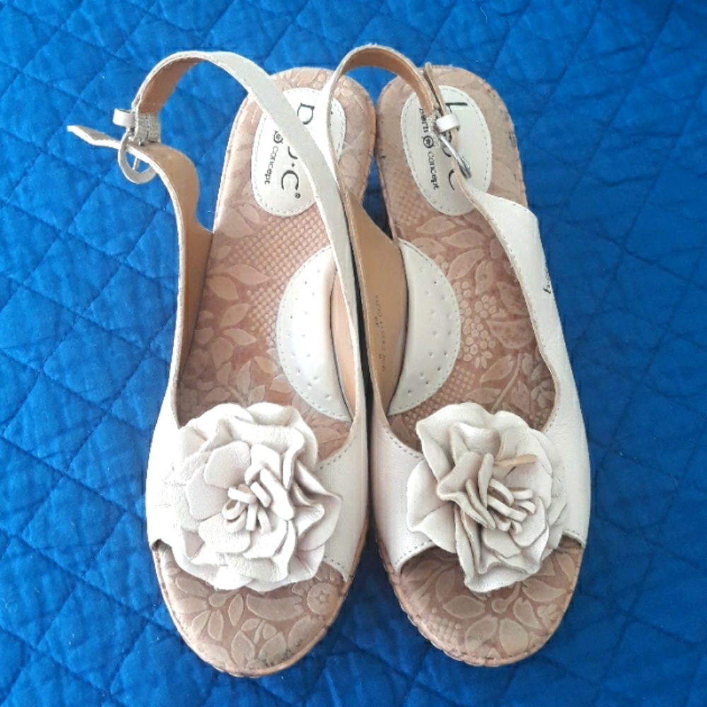 BORN flower wedge